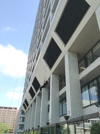 MPN_Voice_abseil_3